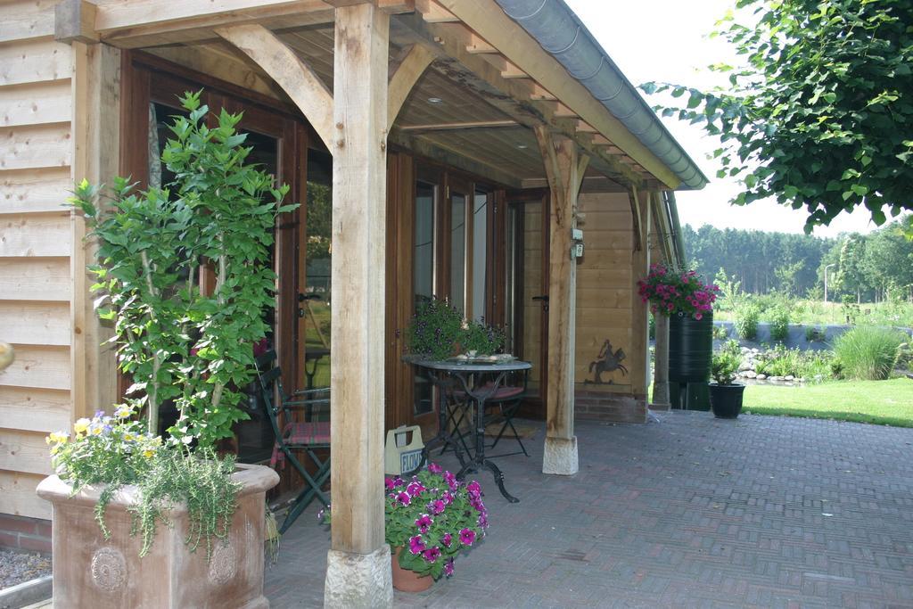 Bed&Breakfast 'T Eikeltje Hollandscheveld エクステリア 写真